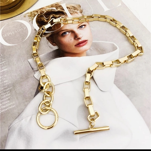 SOLD Gold Toggle Necklace - Picture 3 of 3